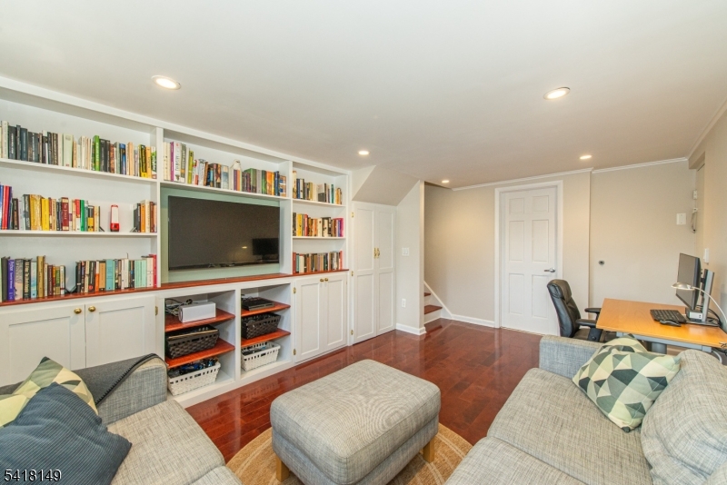 South / Woodland - Residential