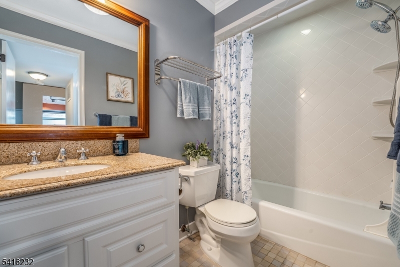 Signal Pointe - Residential