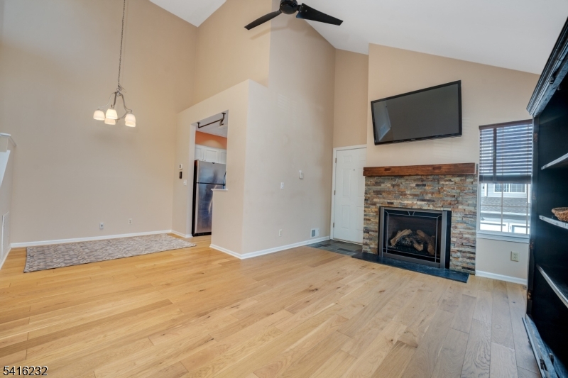 Signal Pointe - Residential