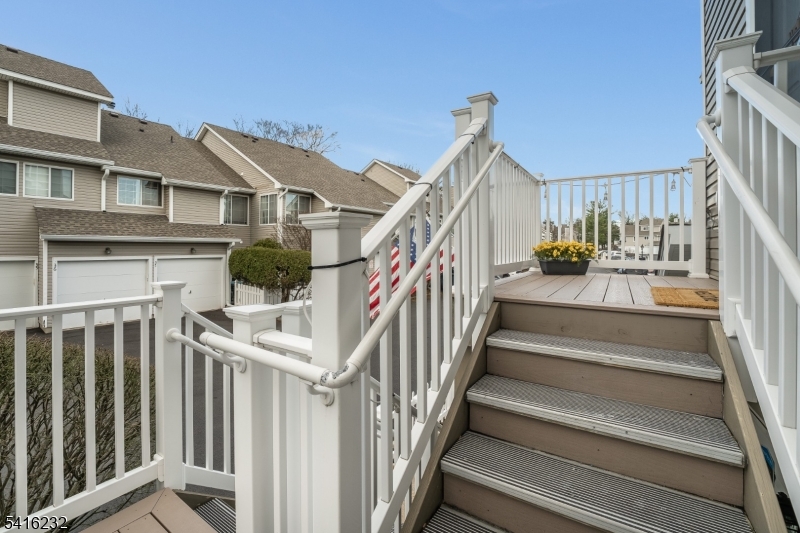 Signal Pointe - Residential