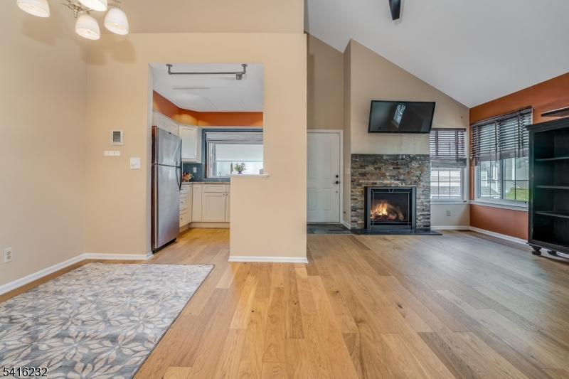 Signal Pointe - Residential