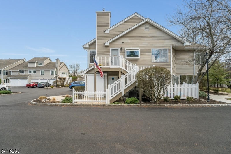 Signal Pointe - Residential