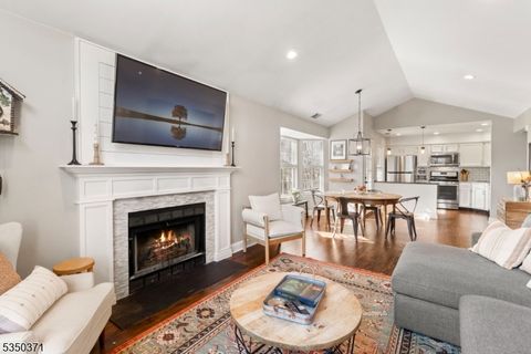 38 Oswestry Way, Franklin Twp., NJ 08873 - MLS#: 3956310