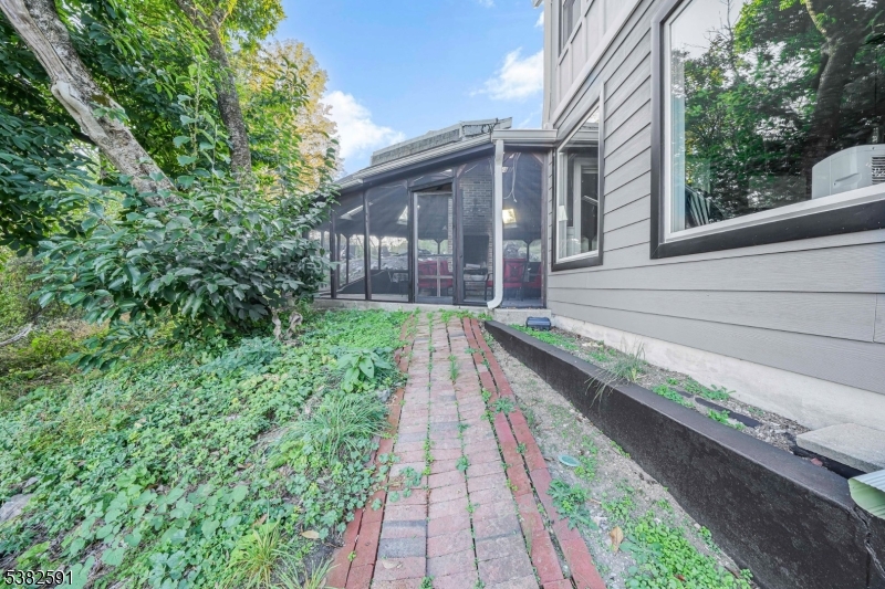 28 acres FARM ASSESSED - Residential