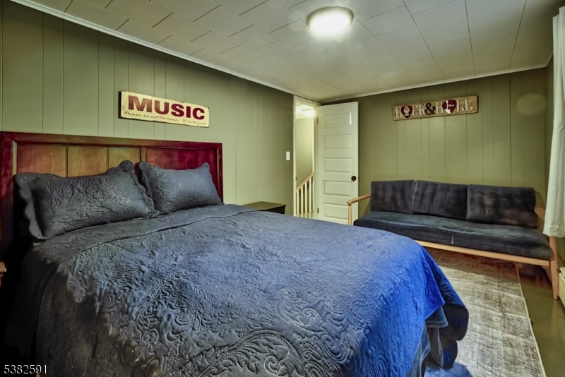 28 acres FARM ASSESSED - Residential