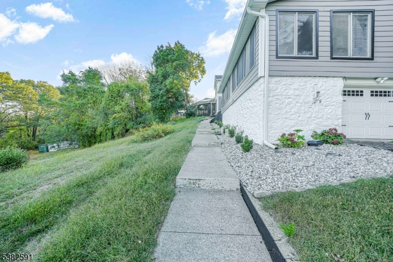 28 acres FARM ASSESSED - Residential