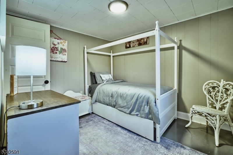 28 acres FARM ASSESSED - Residential