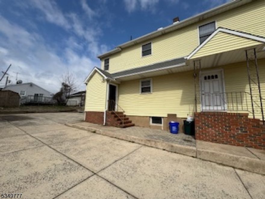 Top floor of a two family, your own private entrance. Freshly painted and  Brand new laminate floors through out, one bedroom, one bath and large living room. This won't last long and is available immediately. 680 min credit score and 3 times income to rent ratio required.