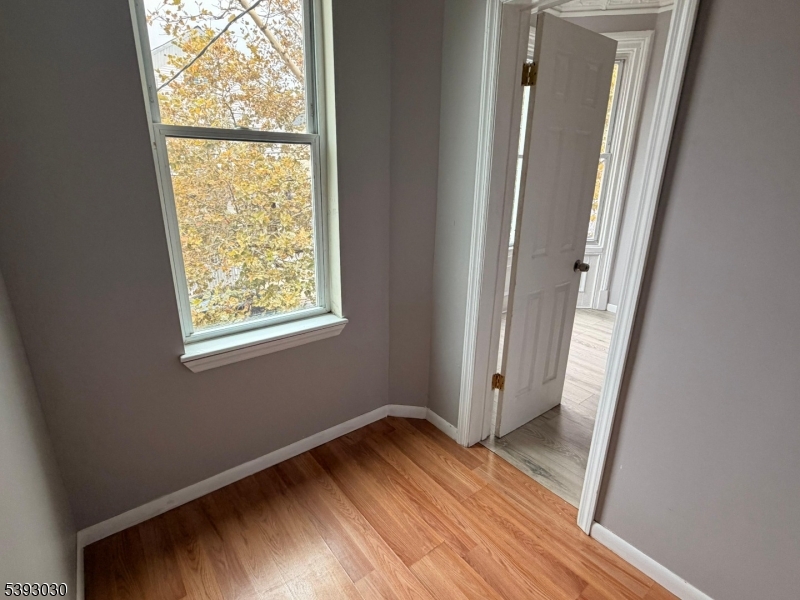 LOWER BROADWAY - Residential Lease