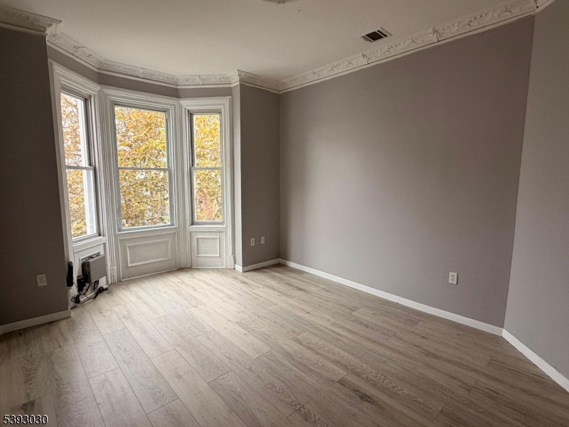 LOWER BROADWAY - Residential Lease