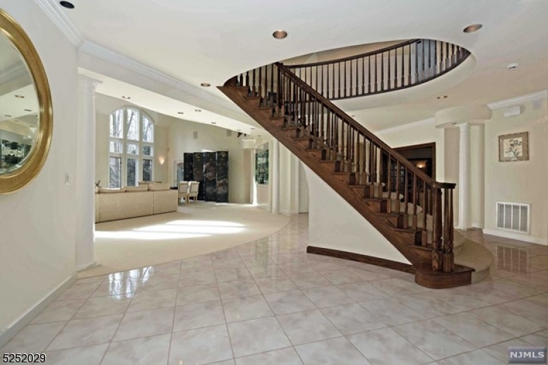 830 W Shore Dr