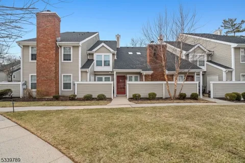 MLS: 3947738