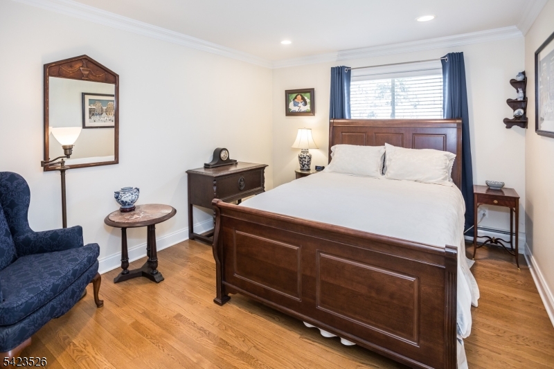 Ironia - Residential