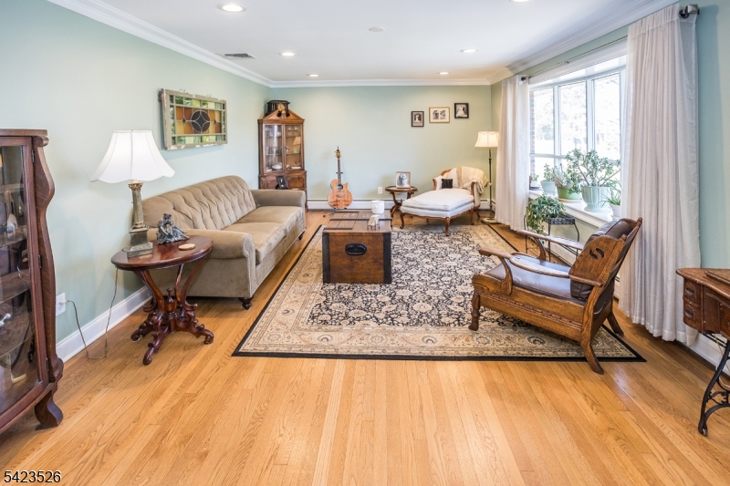 Ironia - Residential