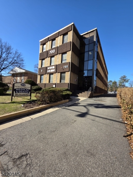 Photo 1 of 10 — 700-704 N Broad St, Elizabeth City, NJ 07208