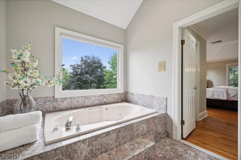 BROOKSIDE - Residential