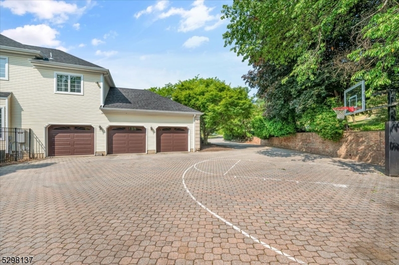 BROOKSIDE - Residential