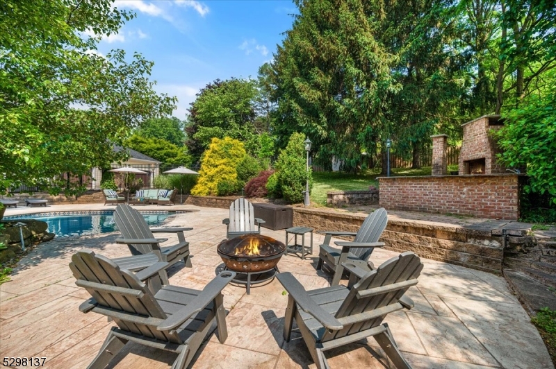 BROOKSIDE - Residential