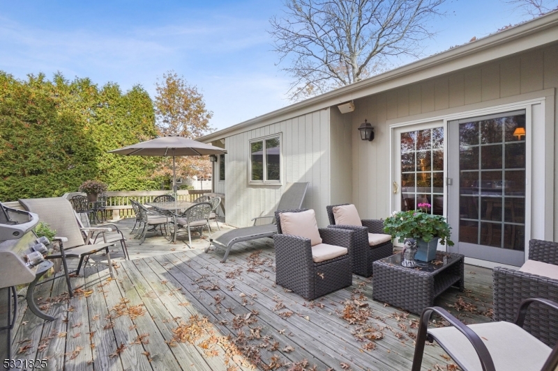 RIKER HILL - Residential