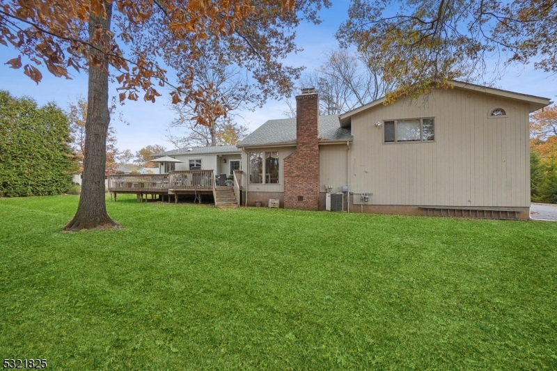 RIKER HILL - Residential