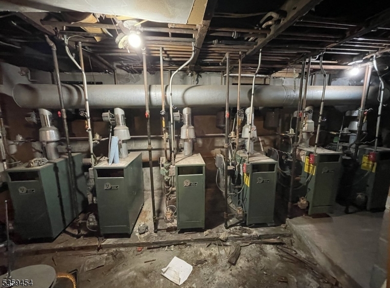 IRONBOUND - Commercial Sale