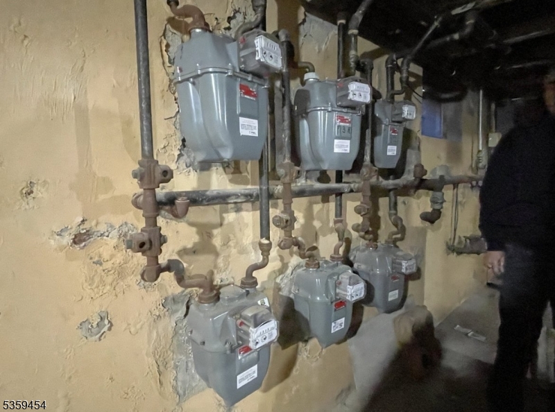 IRONBOUND - Commercial Sale