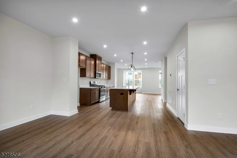 Mountain Ridge - Residential Lease