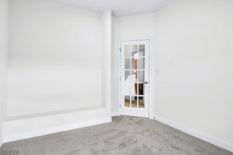 Mountain Ridge - Residential Lease