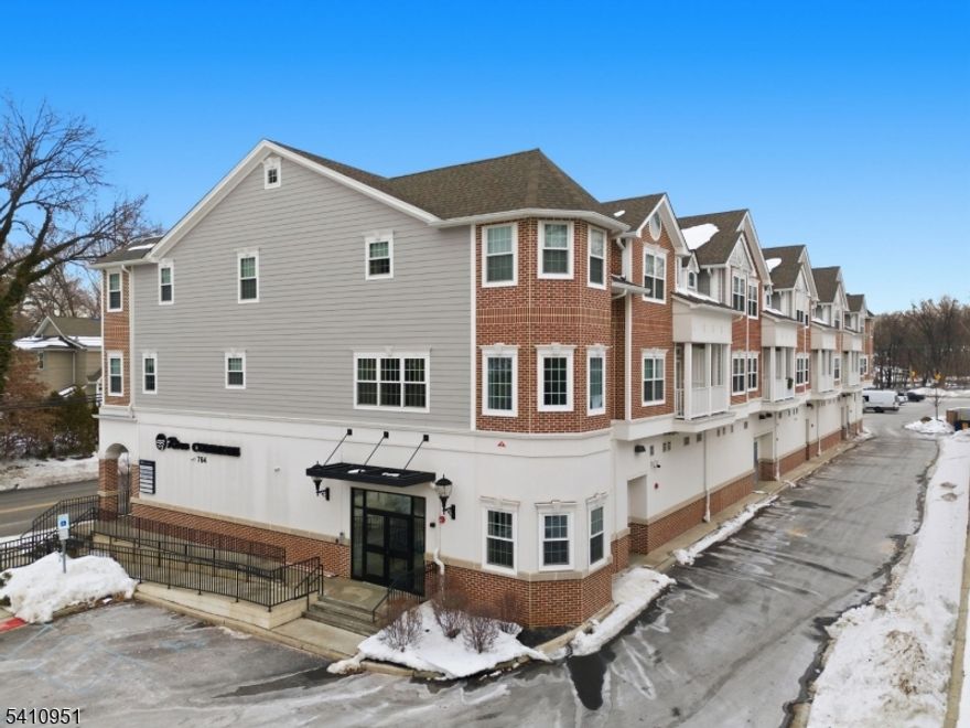 River Commons Luxury Apartments " Teaneck, NJExperience elevated living at River Commons, a premier luxury apartment community in the heart of Teaneck. These thoughtfully designed residences blend modern style with everyday comfort, offering spacious layouts, high-end finishes, and an inviting atmosphere that feels like home the moment you walk in.Each apartment features open-concept living spaces filled with natural light, sleek contemporary kitchens, and elegant bathrooms designed with quality and function in mind. River Commons delivers a refined lifestyle with amenities curated for convenience, relaxation, and connection.Perfectly located near major highways, shopping, dining, parks, and public transportation, River Commons provides easy access to New York City while maintaining the tranquility of suburban living. Promotion: 15 Month Lease @ $3,088.00 p/month. 1st month free /last month free with an accepted application.