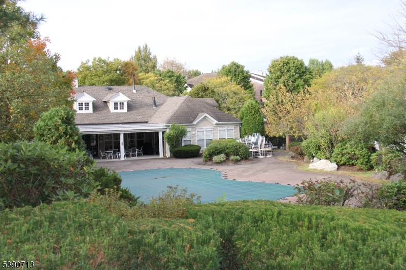 Four Season at Wayne - Residential