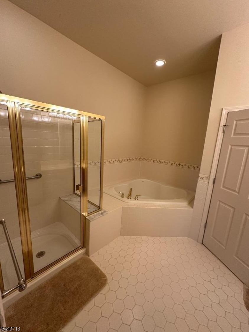 Four Season at Wayne - Residential