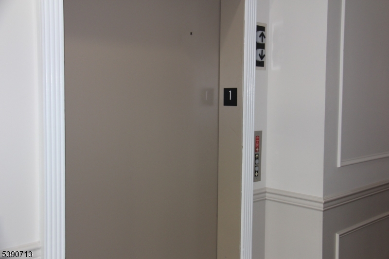 Four Season at Wayne - Residential