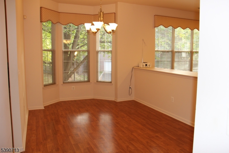 Four Season at Wayne - Residential