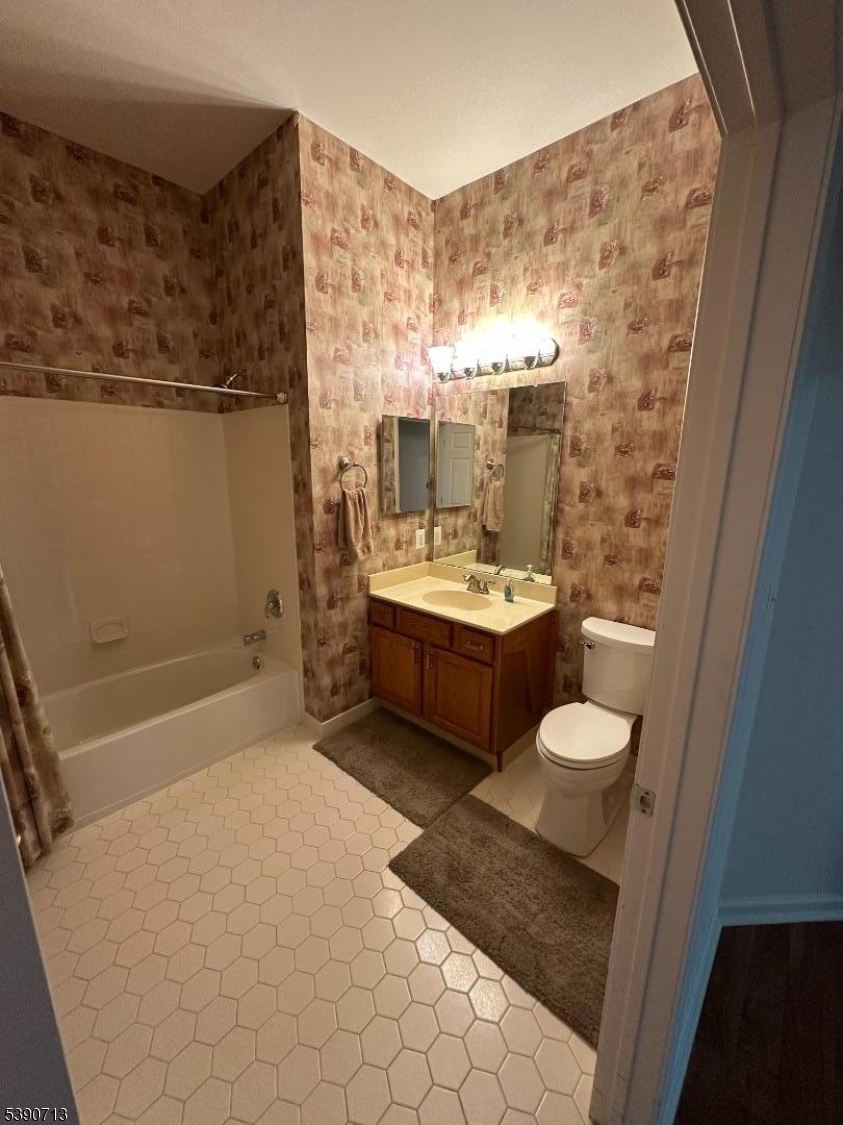 Four Season at Wayne - Residential