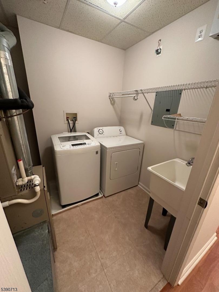 Four Season at Wayne - Residential