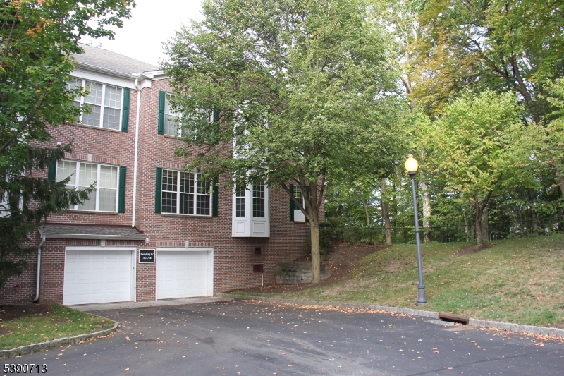 Four Season at Wayne - Residential