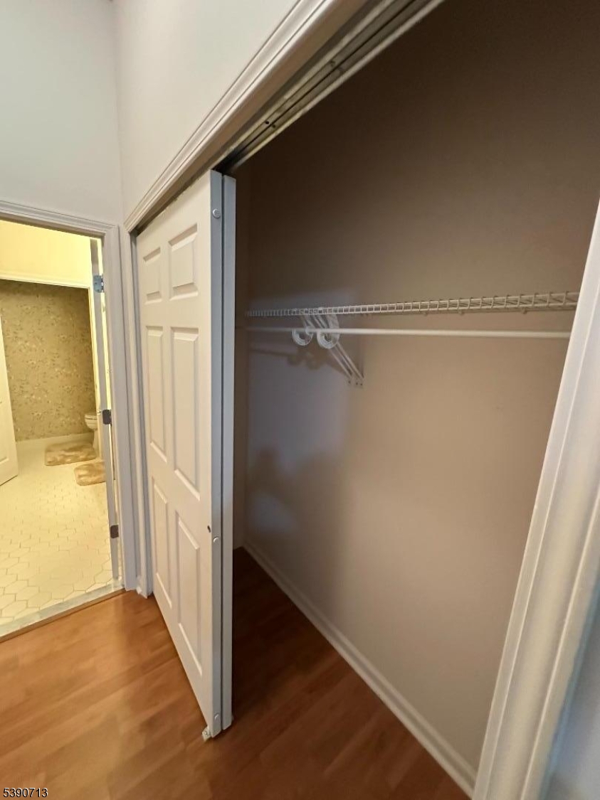 Four Season at Wayne - Residential