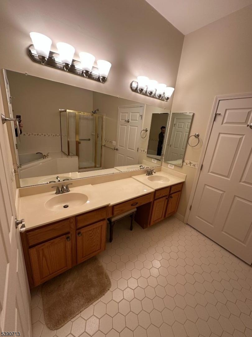 Four Season at Wayne - Residential