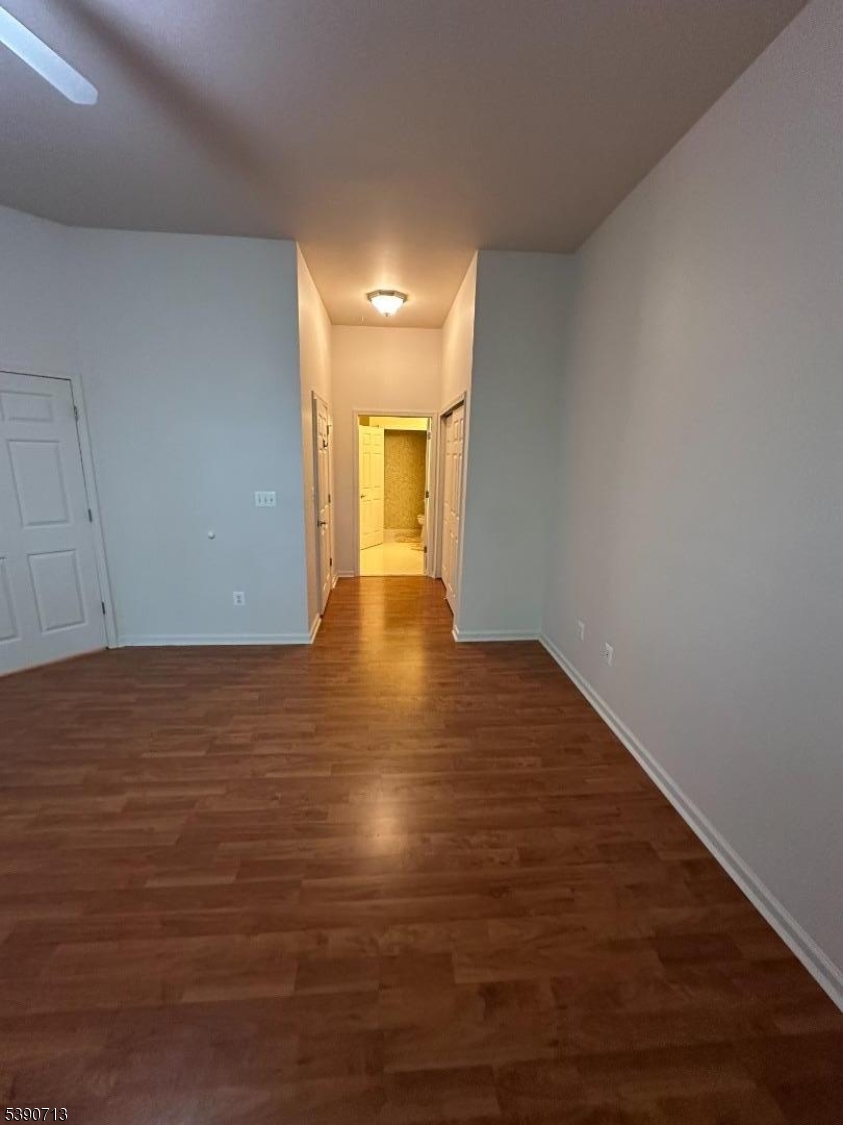 Four Season at Wayne - Residential