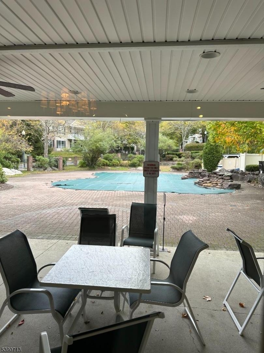 Four Season at Wayne - Residential