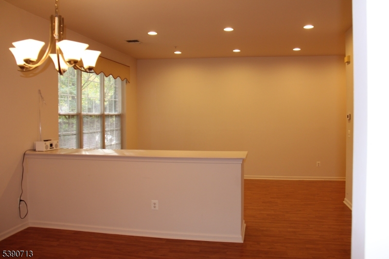 Four Season at Wayne - Residential