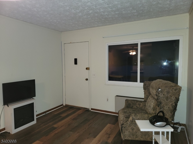 HIGH POINT COUNTRY CLUB - Residential