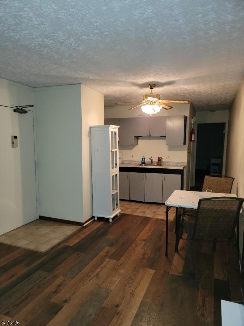 HIGH POINT COUNTRY CLUB - Residential