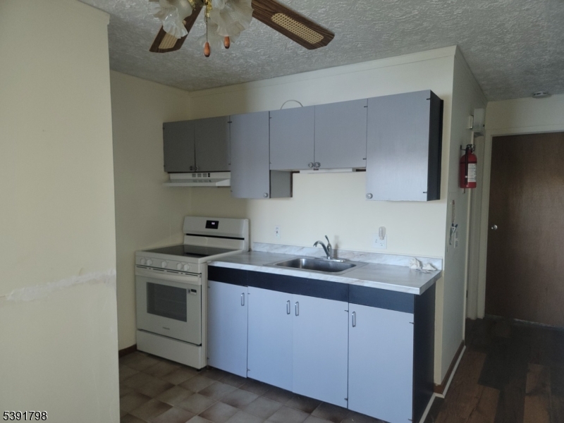 HIGH POINT COUNTRY CLUB - Residential