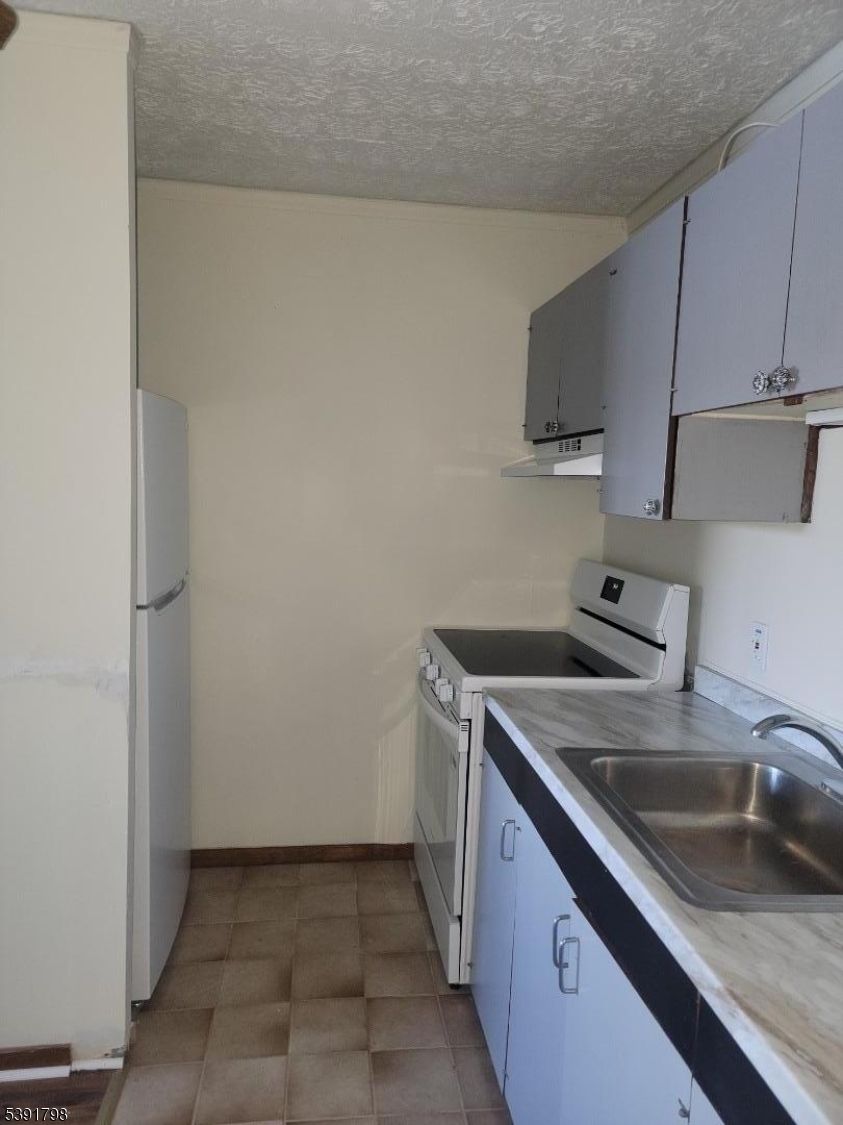 HIGH POINT COUNTRY CLUB - Residential