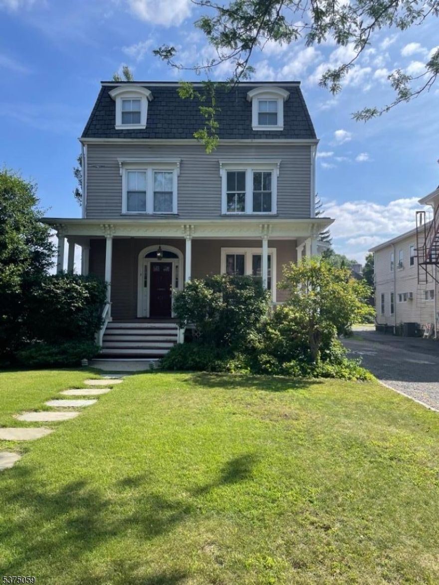 Location, Location, Location, Just minutes to the Morristown Green. This One Bedroom Apartment offers a Living Room, Kitchen, and Bedroom. Gas Stove, Dishwasher, In Unit A/C & Heat. With communal Laundry in the Basement with extra storage. This is a great spot if you want to live close to the Center of Morristown!