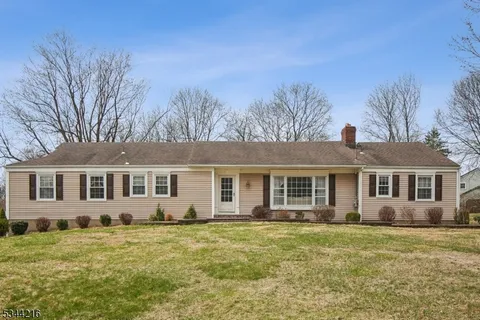 11 Mountain View Dr, Chester Twp., NJ 07930 - MLS#: 3959475