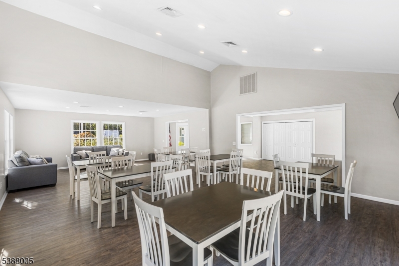 Montville Chase - Residential