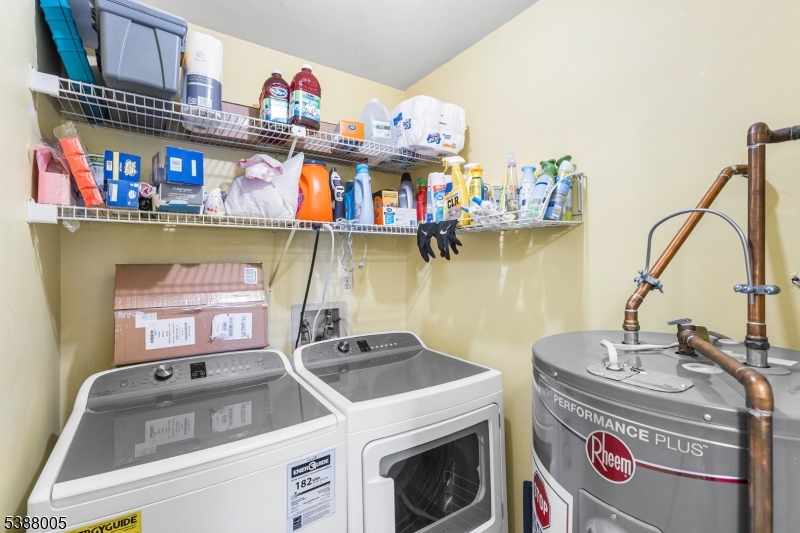 Montville Chase - Residential