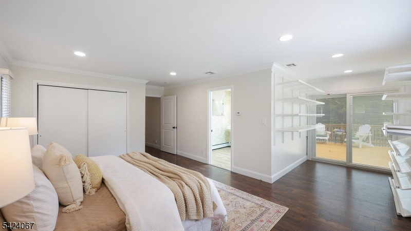 Oak St - Residential